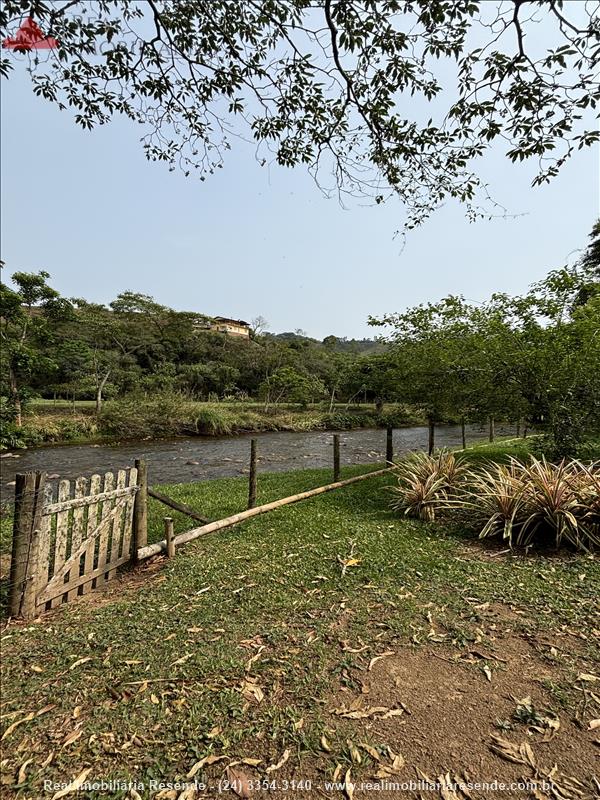 Casa a Venda no Centro em Visconde de Mauá (Resende)