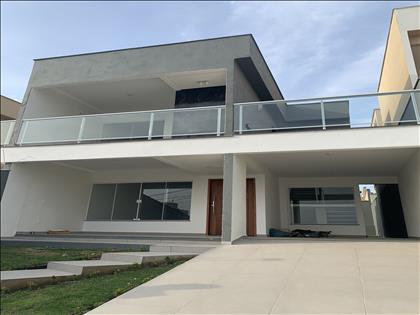 Casa à Venda
